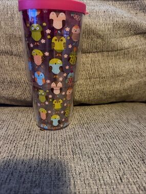 BNWOT TERVIS 24oz Colorful Owl Print Tumbler with Pink Lid